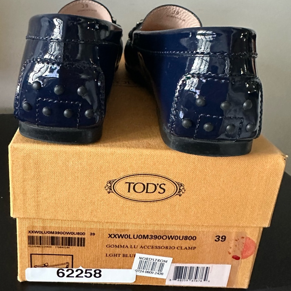TOD’S Gommino Patent Leather Loafers Navy Blue Size 39 - Excellent Condition box - Picture 6 of 11